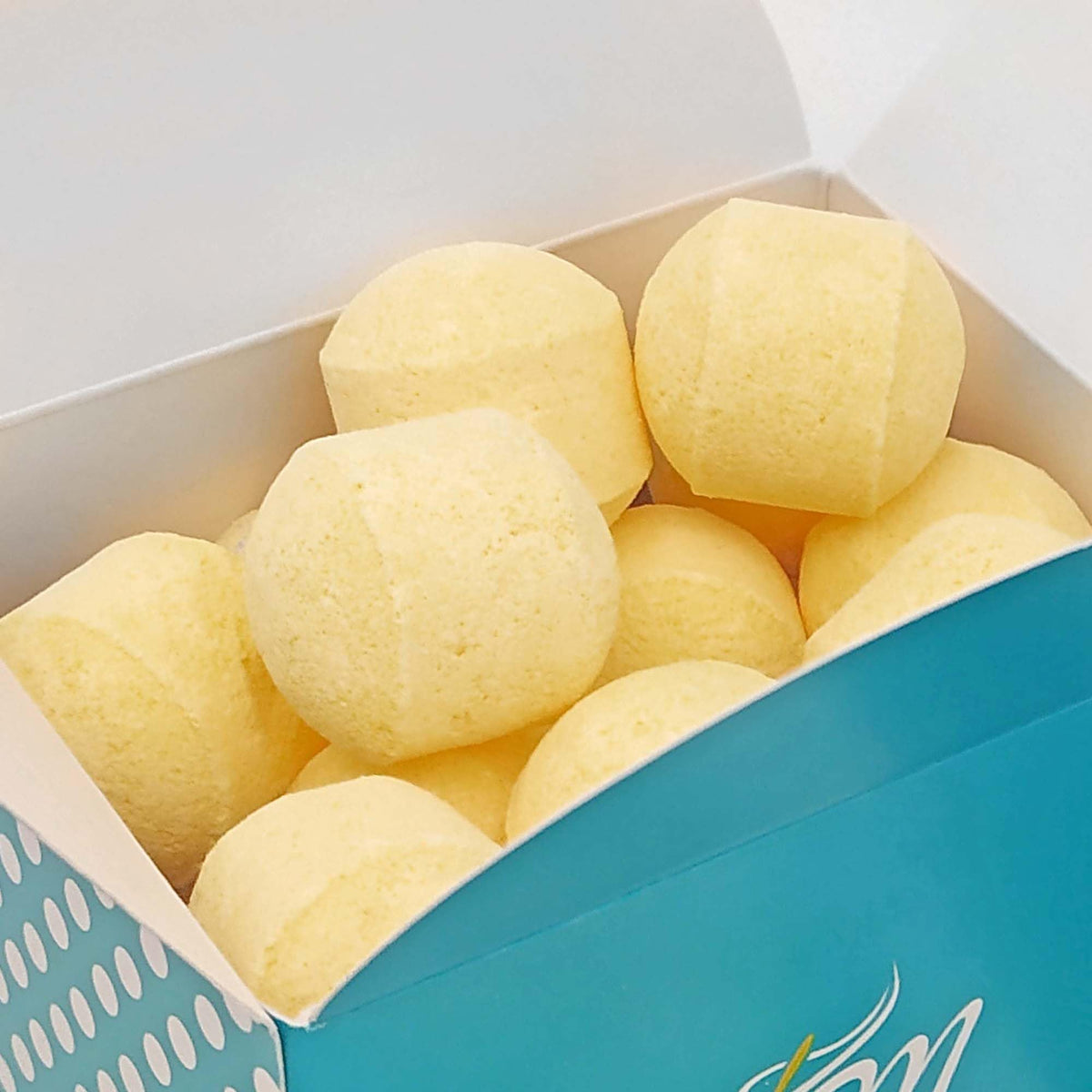 Caja 25 Mini Bombas Efervescentes Para Manicura Y Pedicura - Ablandan Durezas, Uñas Y Cutículas - Aroma Piña Colada_5