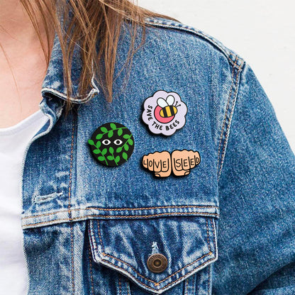 Pin Save The Bees - Accesorio Moderno y Original para Chaquetas, Mochilas y Bolsos - Nature Vibes_2