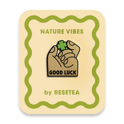Pin Good Luck - Accesorio Moderno y Original para Chaquetas, Mochilas y Bolsos - Nature Vibes_0
