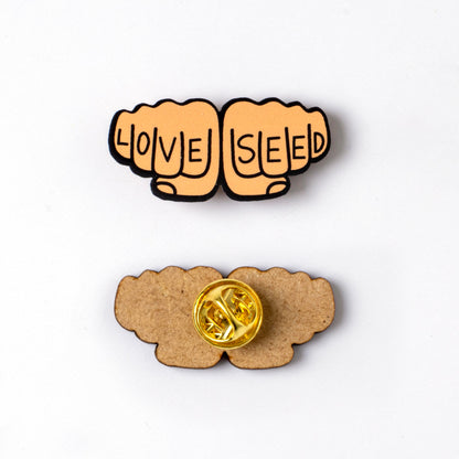 Pin Love Seed - Accesorio Moderno y Original para Chaquetas, Mochilas y Bolsos - Nature Vibes_1