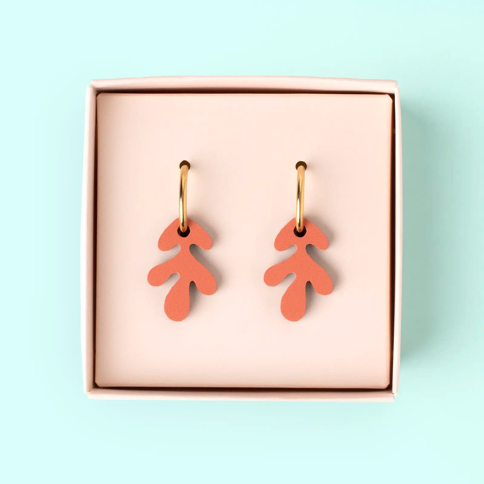 Pendientes Coral - Aro de Acero Quirúrgico y Bañado en Oro de 18k - Nature Vibes_1