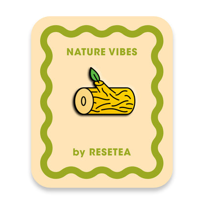 Pin Wood - Accesorio Moderno y Original para Chaquetas, Mochilas y Bolsos - Nature Vibes_0