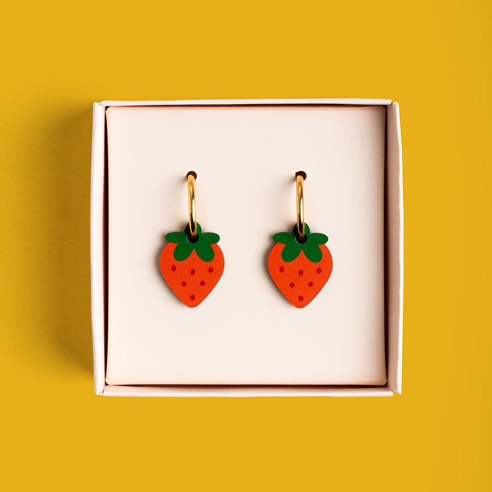 Pendientes Fresa - Aro de Acero Quirúrgico y Bañado en Oro de 18k - Nature Vibes_1