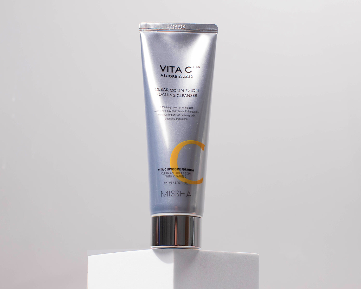 Missha Vita_c_plus_clear_complexion_foaming_cleanser_2