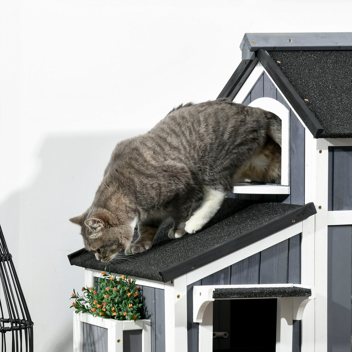 Pawhut Caseta Para Gatos De Madera De 2 Niveles Con Macetero 96x65x85,5 Cm Gris_4