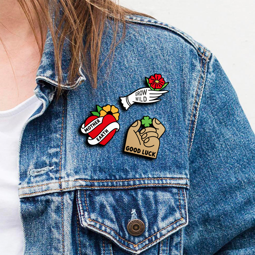 Pin Good Luck - Accesorio Moderno y Original para Chaquetas, Mochilas y Bolsos - Nature Vibes_2